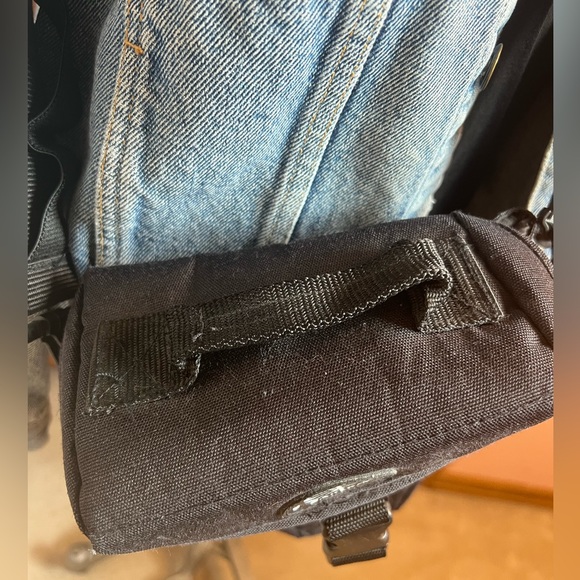 EUC unique gender neutral black triangular crossbody bag - Picture 3 of 15